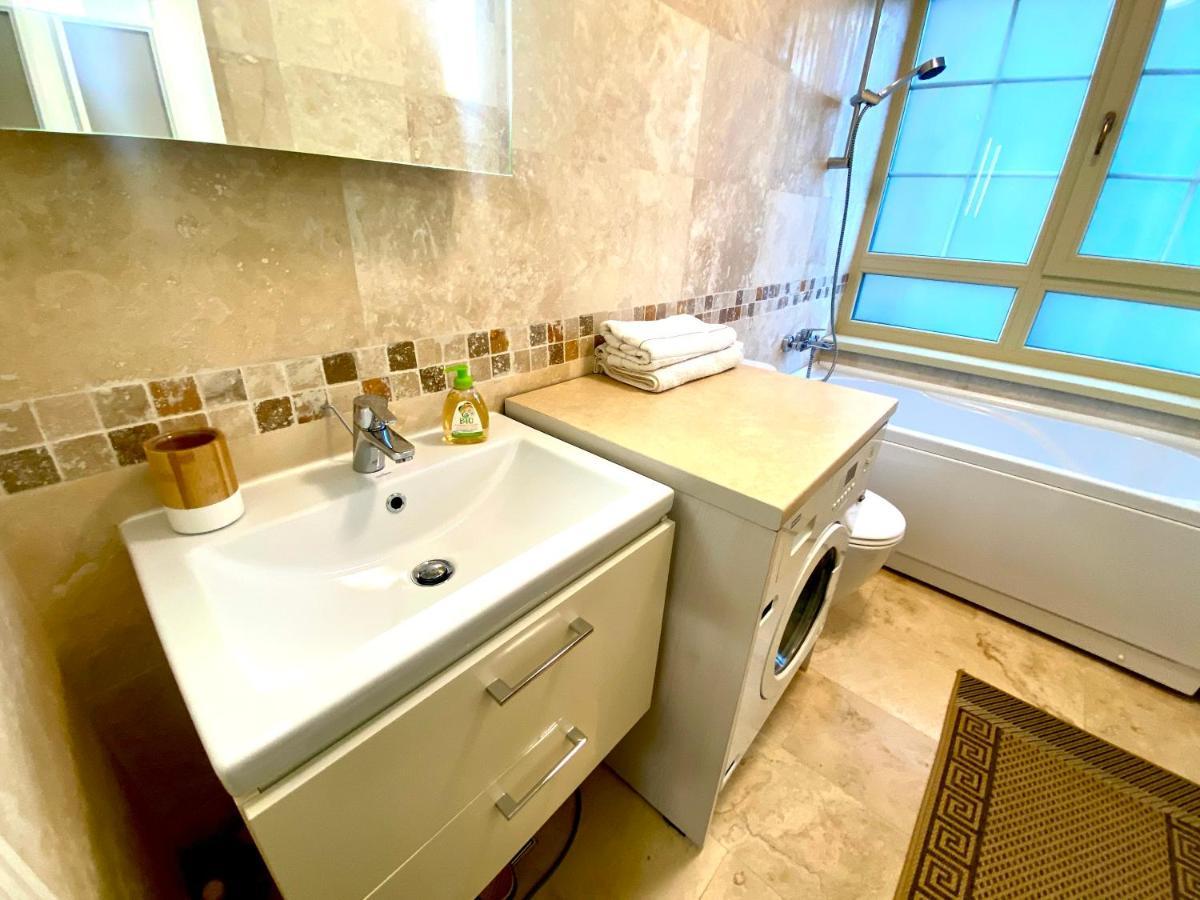 Apartament Sara Apartment Iasi Ngoại thất bức ảnh